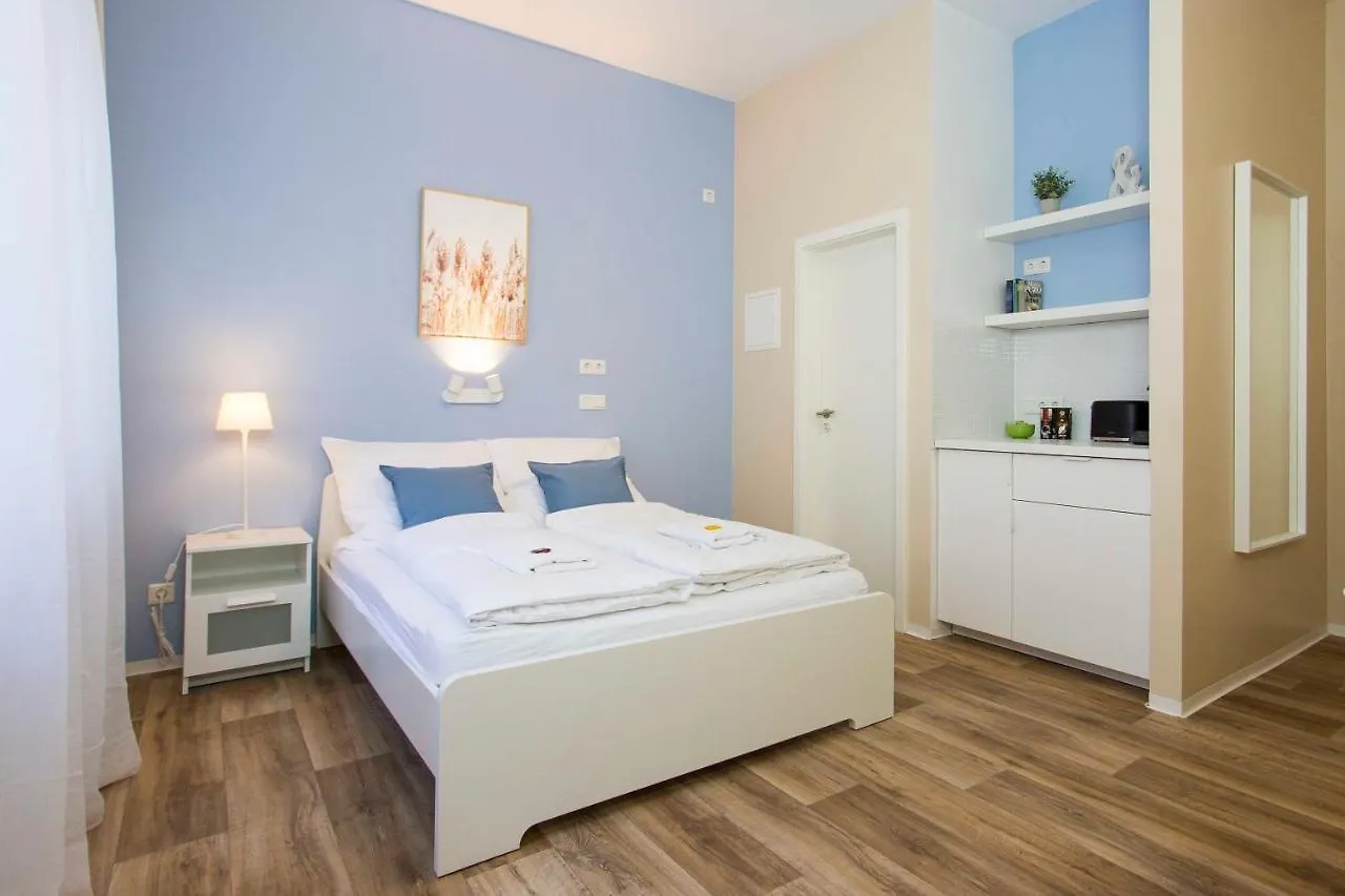 Guest house Guesthouse Koehn51, Zentral Gelegene, Stilvoll Eingerichtete Zimmer Mit Eigener Teekueche Nuremberg
