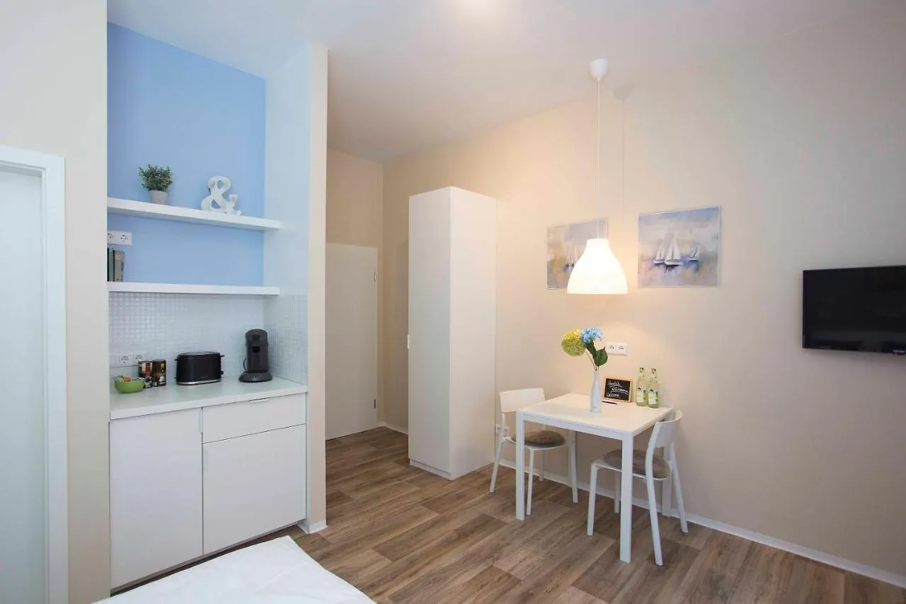 Guesthouse Koehn51, Zentral Gelegene, Stilvoll Eingerichtete Zimmer Mit Eigener Teekueche Nuremberg Guest house