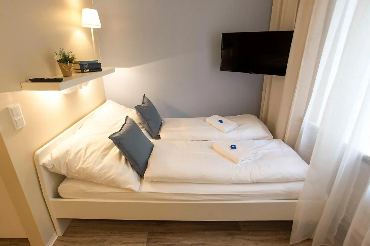 Guesthouse Koehn51, Zentral Gelegene, Stilvoll Eingerichtete Zimmer Mit Eigener Teekueche Nuremberg