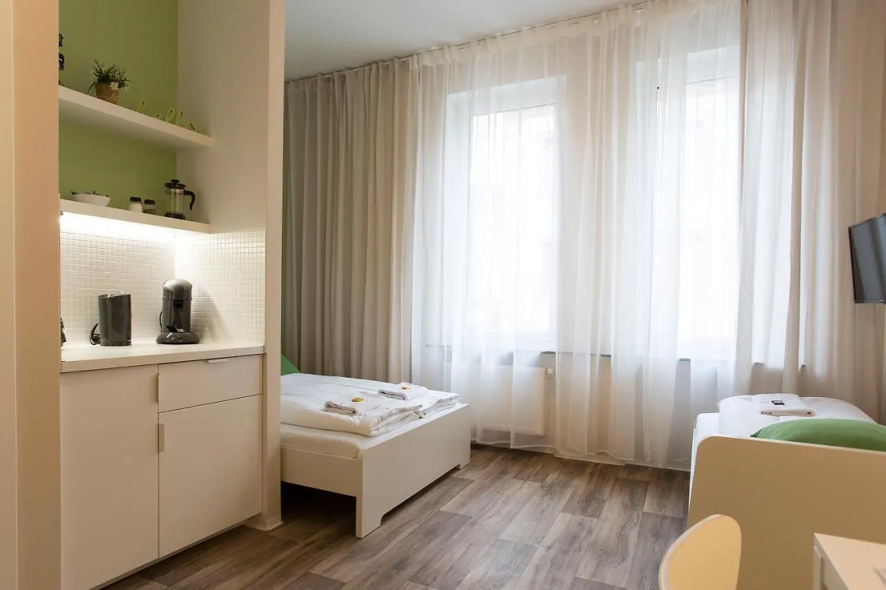 Guest house Guesthouse Koehn51, Zentral Gelegene, Stilvoll Eingerichtete Zimmer Mit Eigener Teekueche Nuremberg