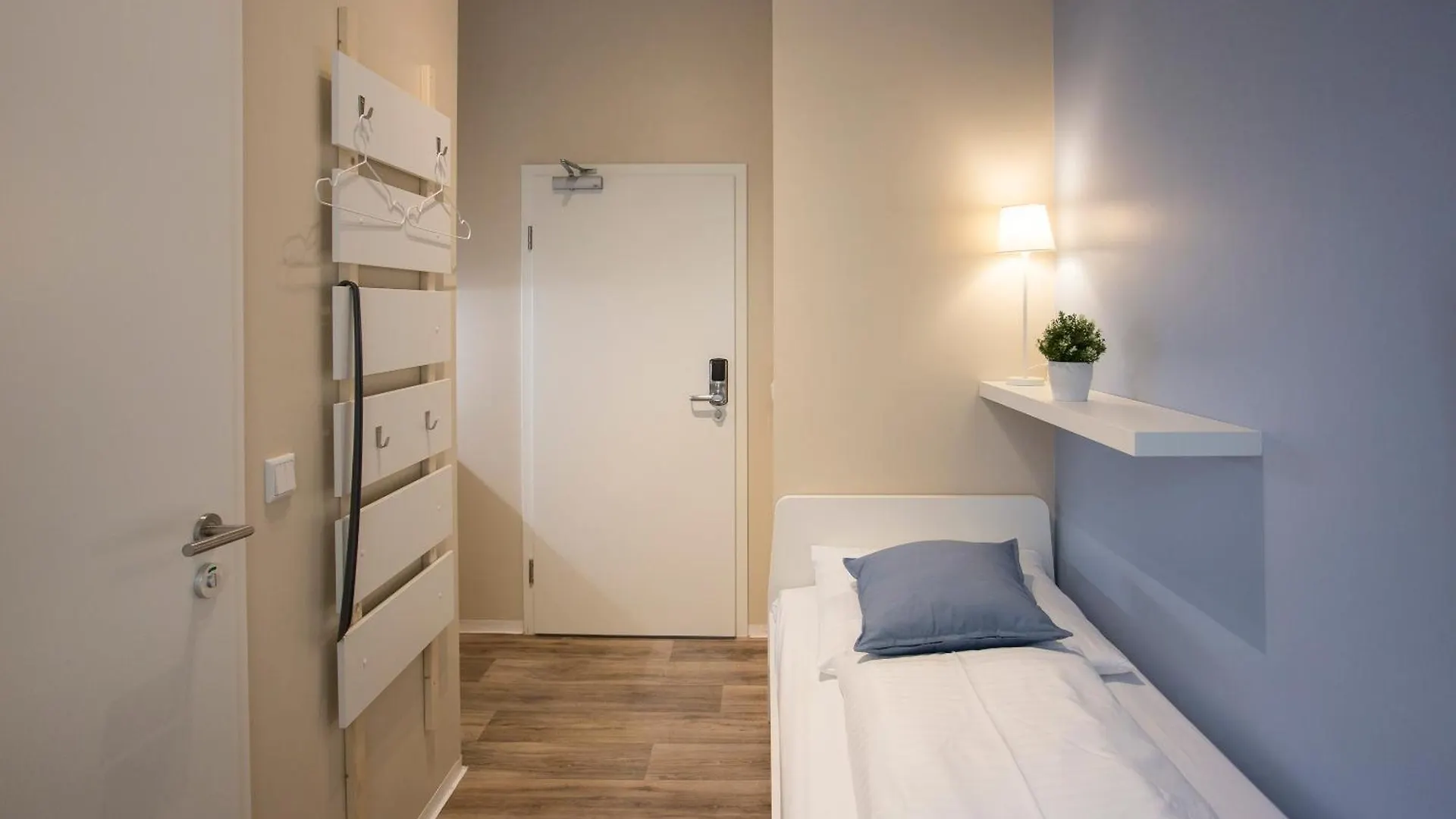 Guesthouse Koehn51, Zentral Gelegene, Stilvoll Eingerichtete Zimmer Mit Eigener Teekueche Nuremberg Guest house